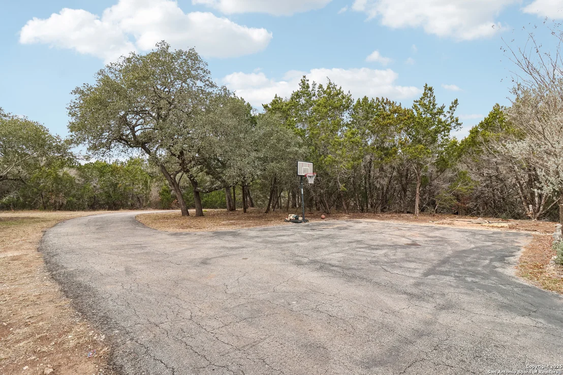 Photo of 605 COUNTY ROAD 2763