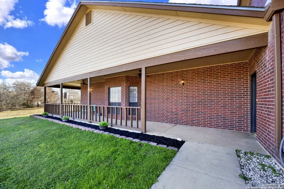 Photo of 330 TWIN OAK