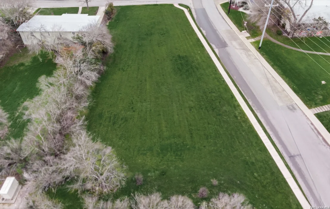 Photo of 103 BLAKELEY DR