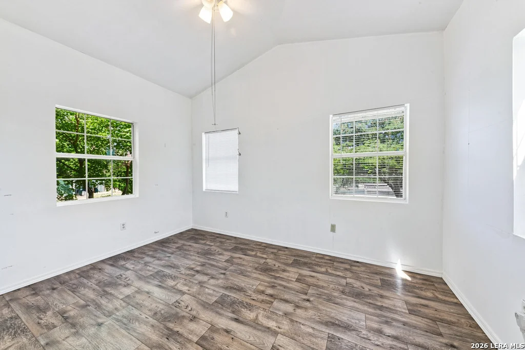 Photo of 103 Lariat Dr