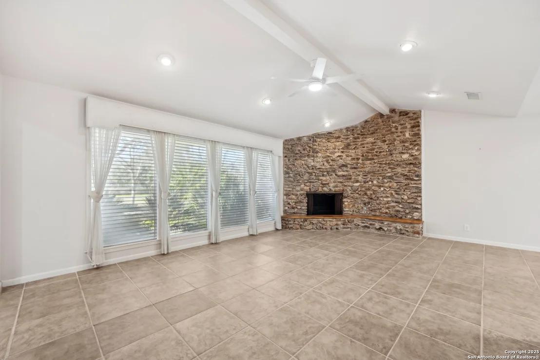 Photo of 122 Long Bow Rd.