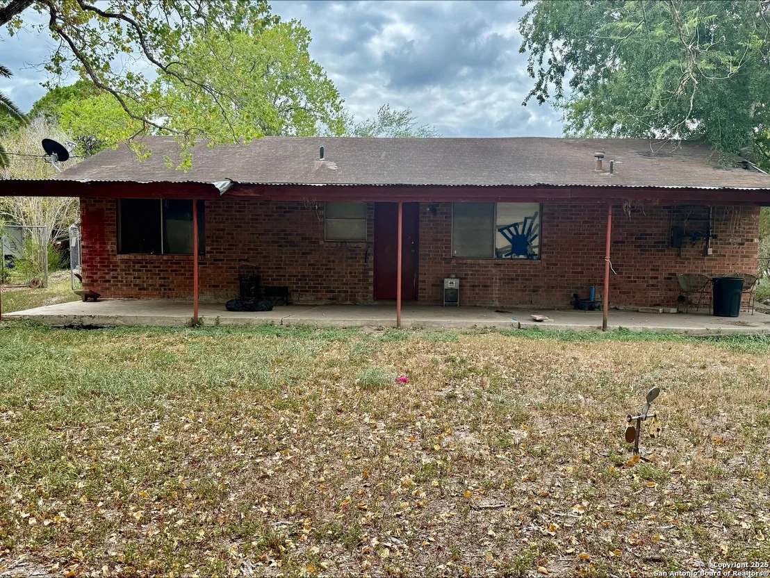 Photo of 805 Continental Dr