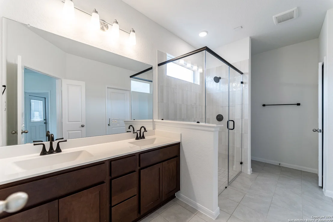 Photo of 1357 Meester Drive
