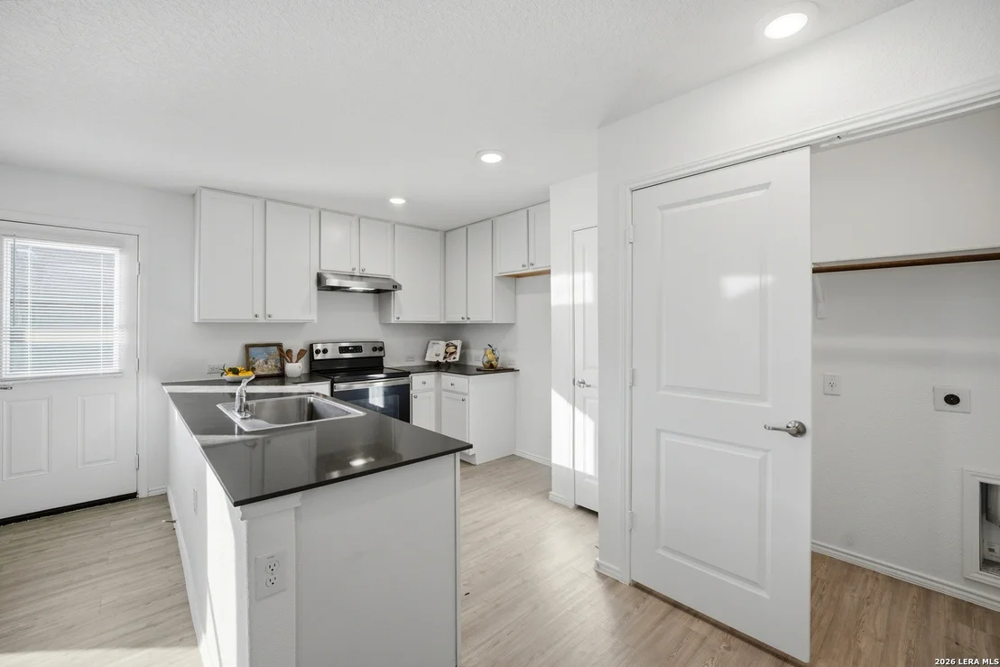 Photo of 1355 Art Wall Way