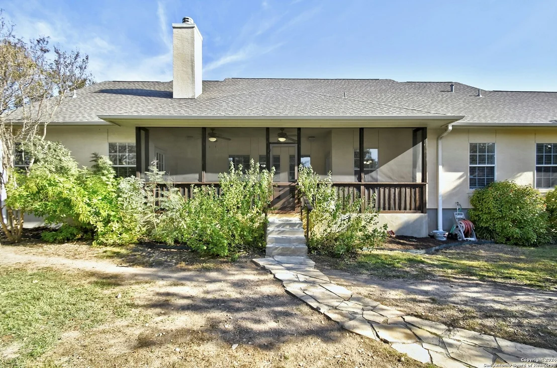 Photo of 25827 White Eagle Dr