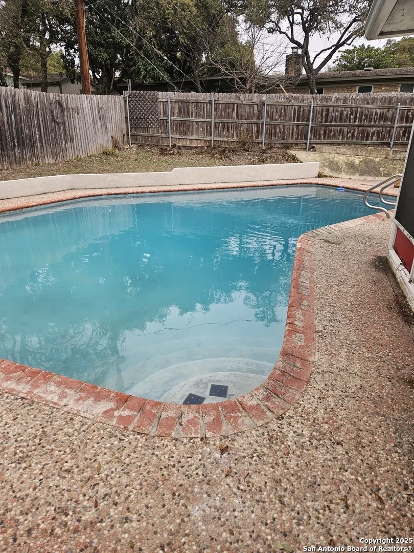 Photo of 405 Kimberly Dr