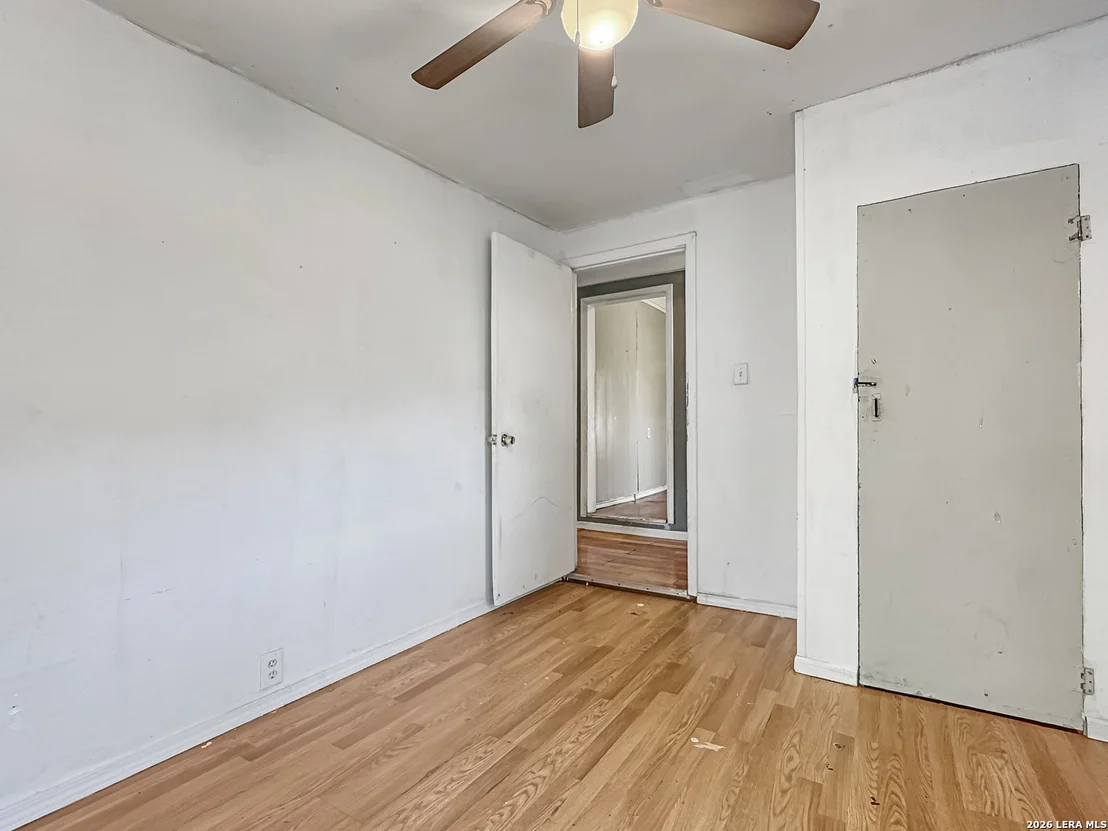 Photo of 423 Barrett Place