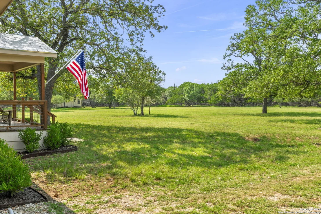 Photo of 592 Oakridge Trail