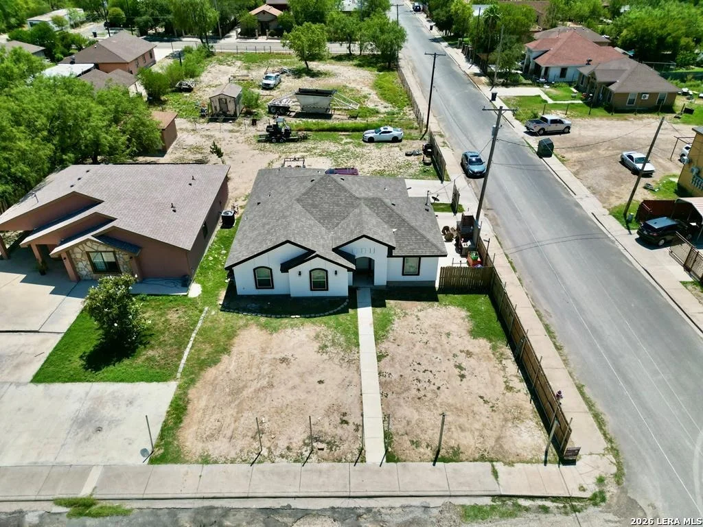 Photo of 698 Paco St
