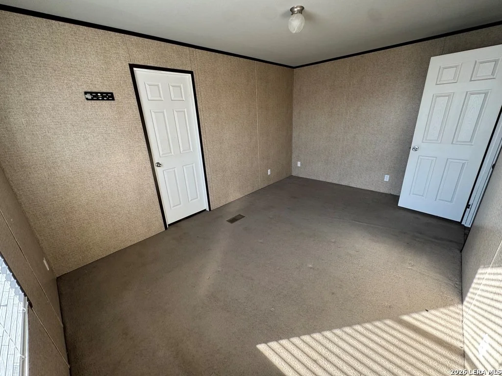 Photo of 313 Gratex
