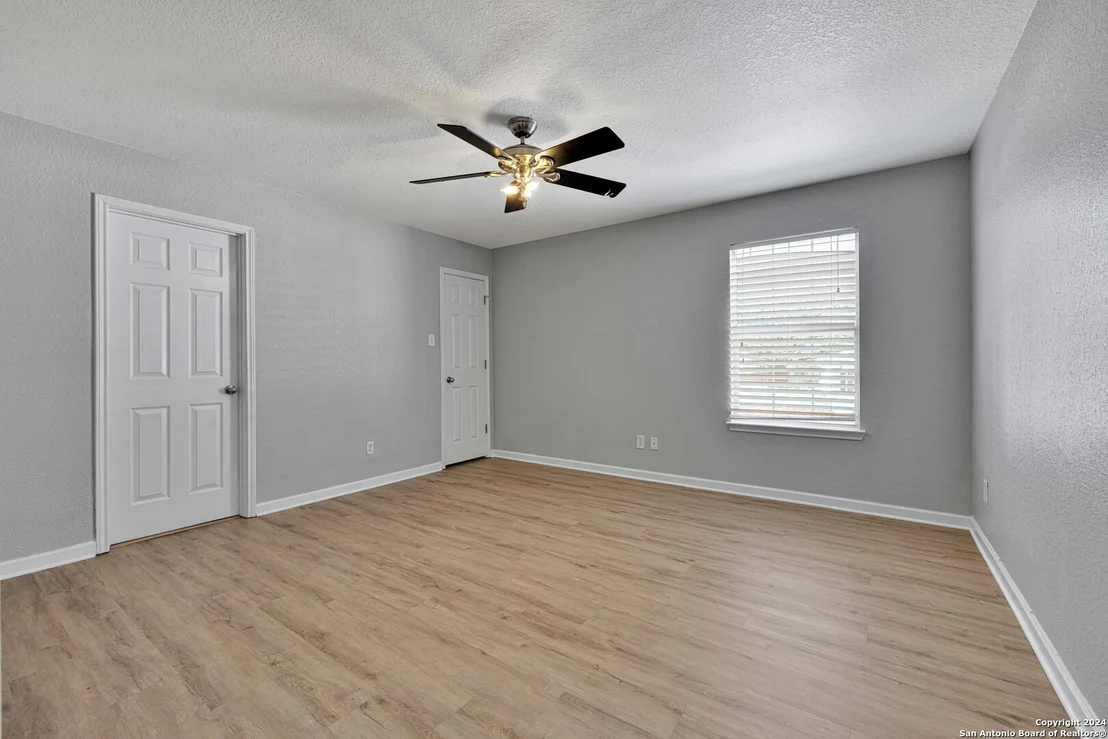 Photo of 611 PARK PT