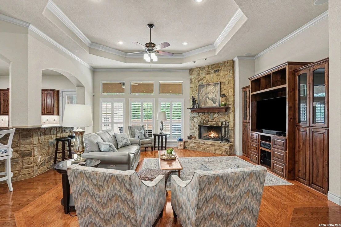 Photo of 233 MEADOWLARK LN