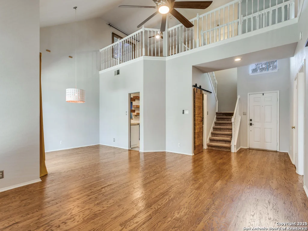 Photo of 9526 Cloverdale