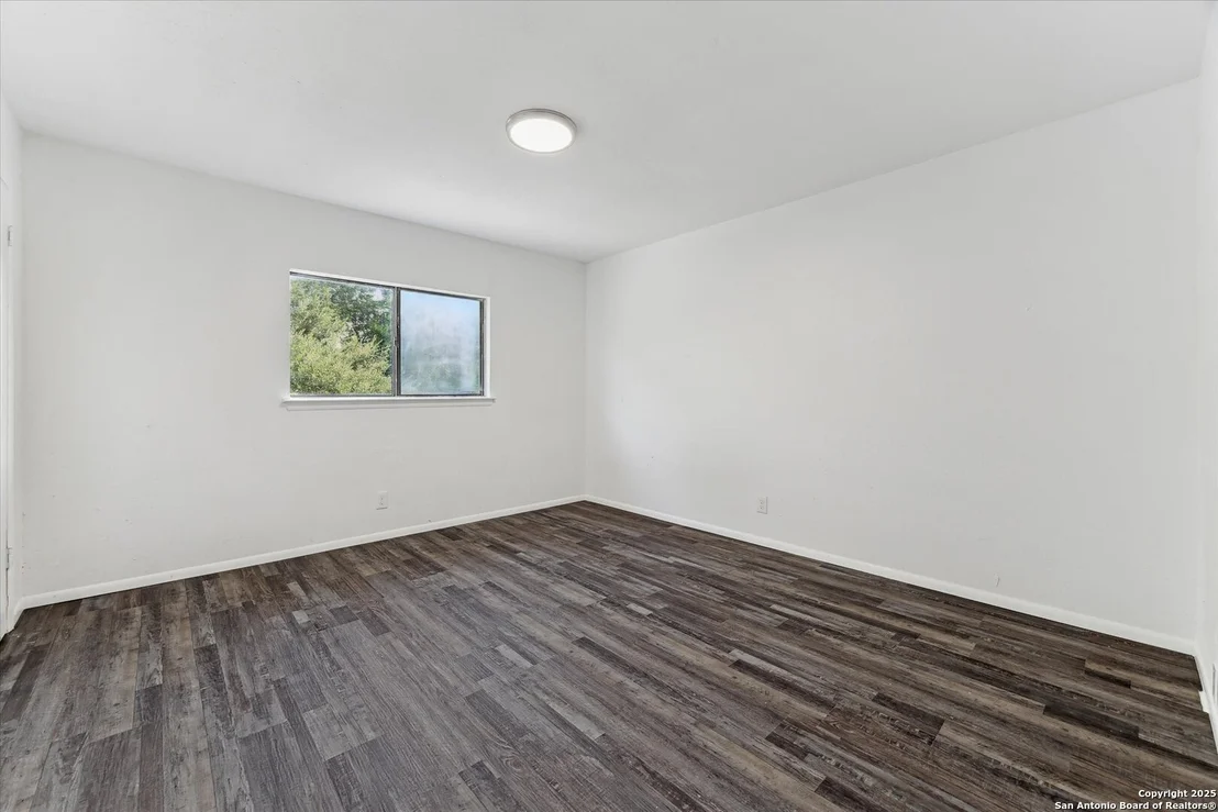 Photo of 7310 Roveen Trail