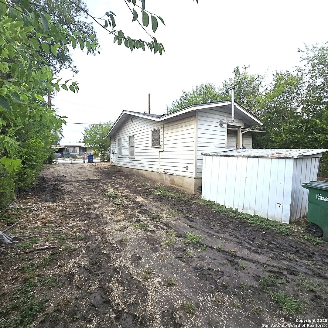 Photo of 4722 Lark
