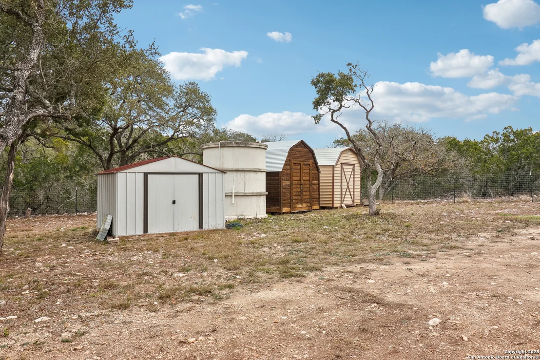 Photo of 605 COUNTY ROAD 2763