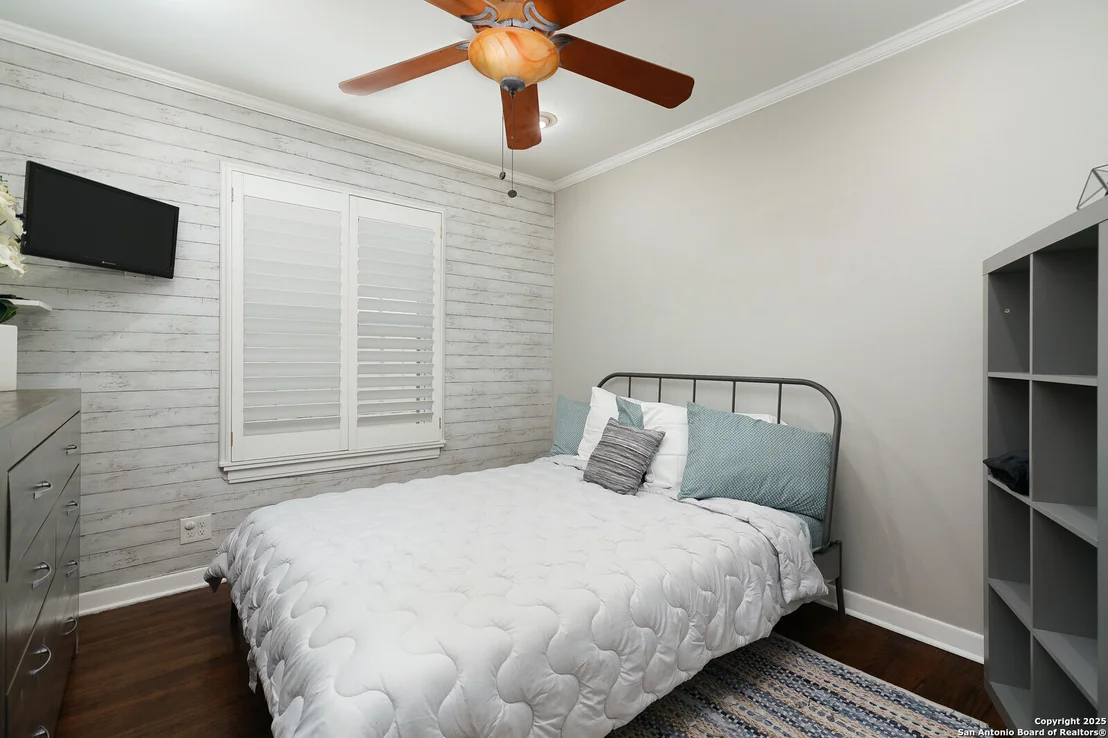 Photo of 311 Redcliff