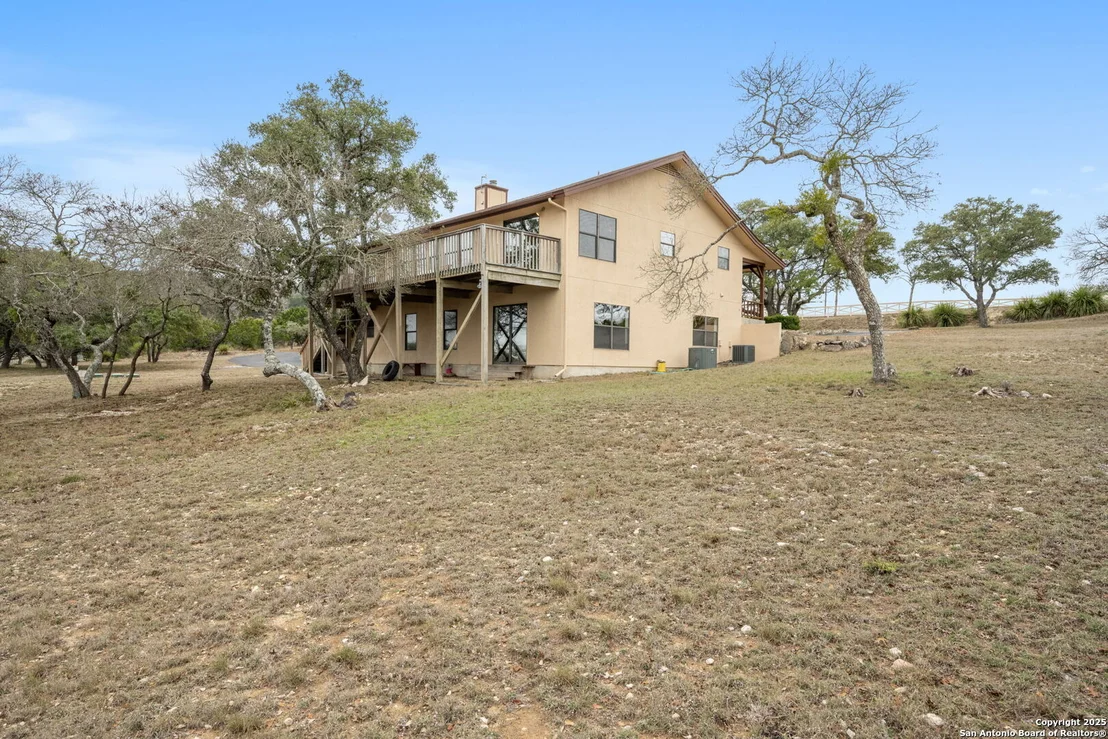 Photo of 404 Lake Side Circle
