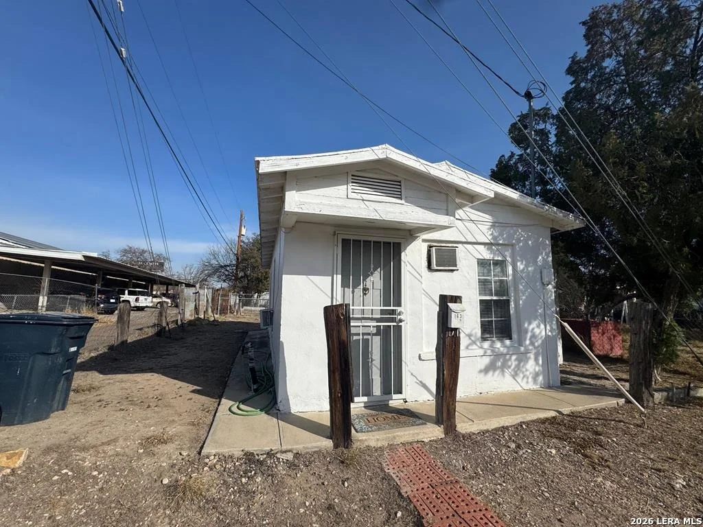 Photo of 1305 Bryan St