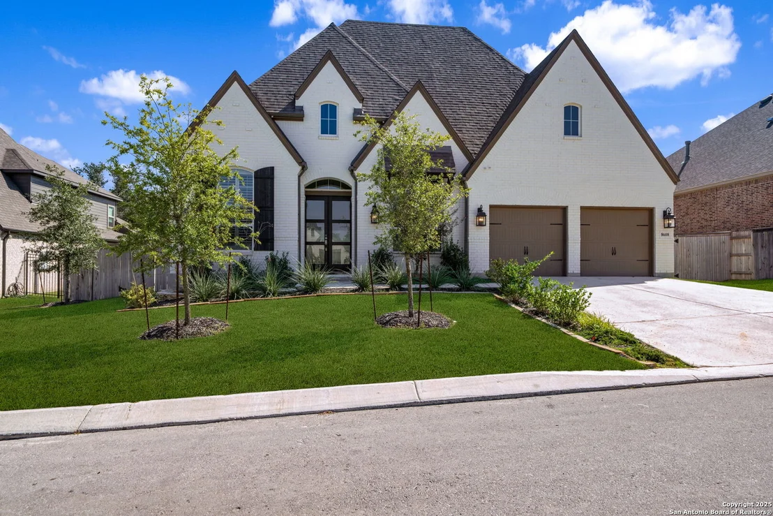 Photo of 8608 Shady Gate