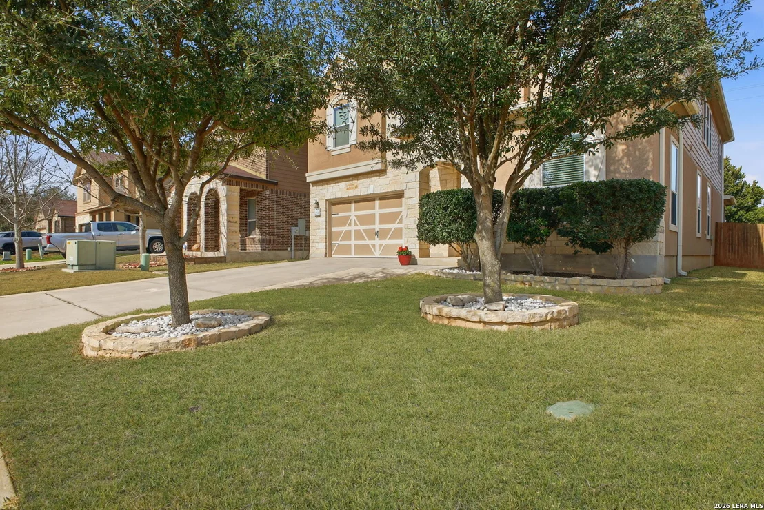 Photo of 20331 Roche Oak
