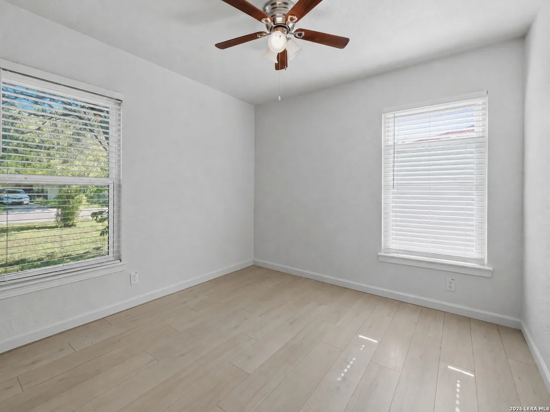 Photo of 258 Antrim Dr