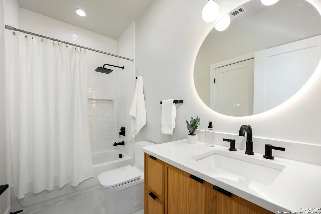Photo of 9539 Lenox Hill