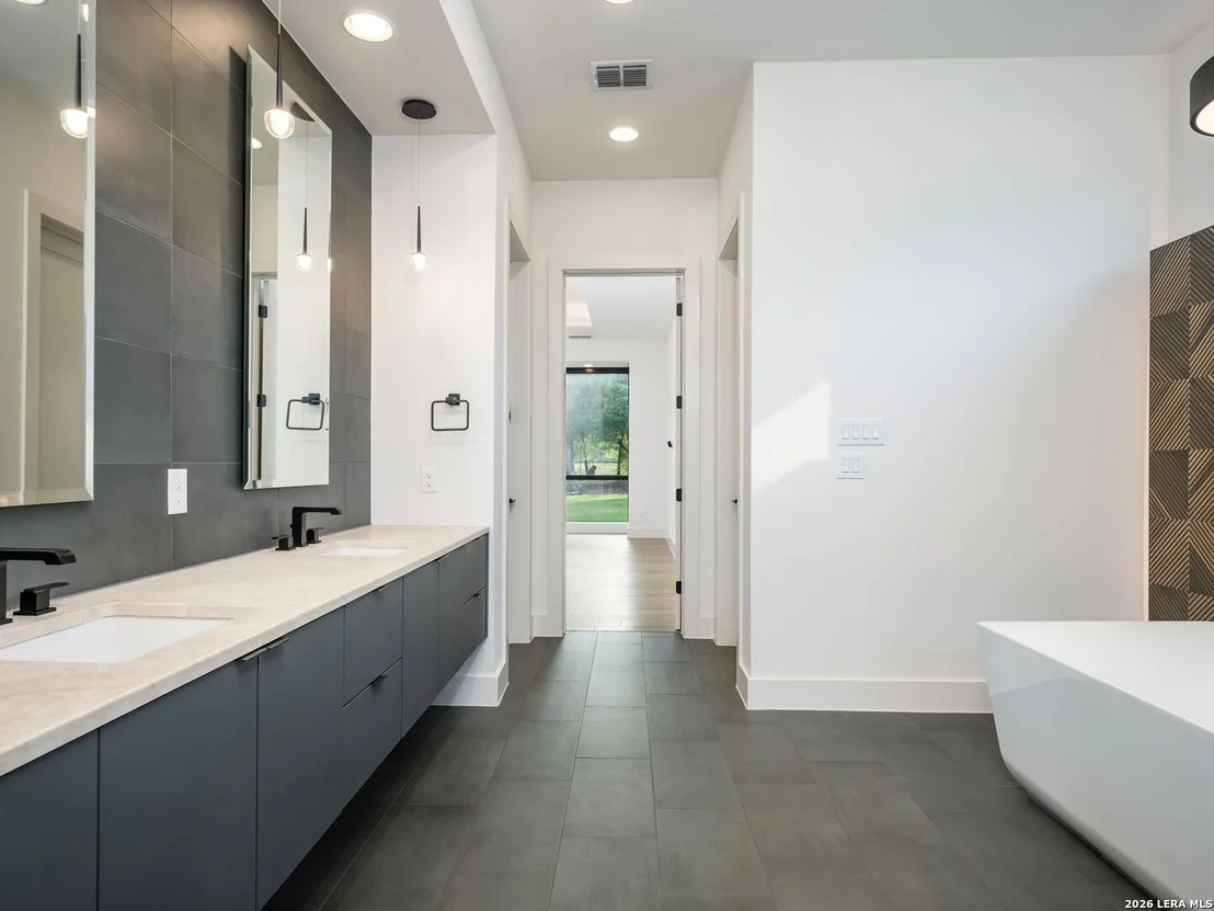 Photo of 211 Wellesley Hill