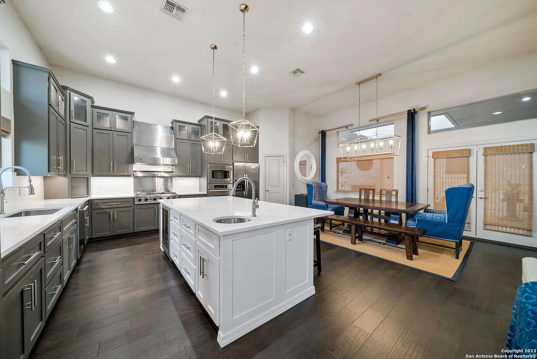 Photo of 8 Benchwood Cir