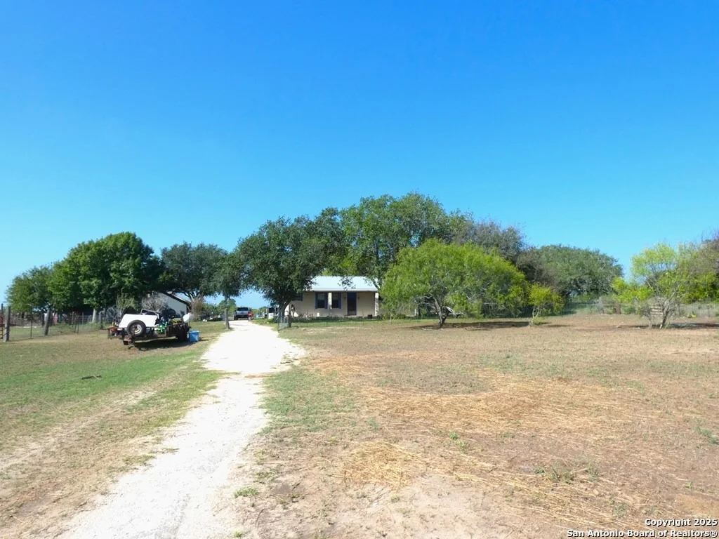 Photo of 227 Deaf Smith Rd