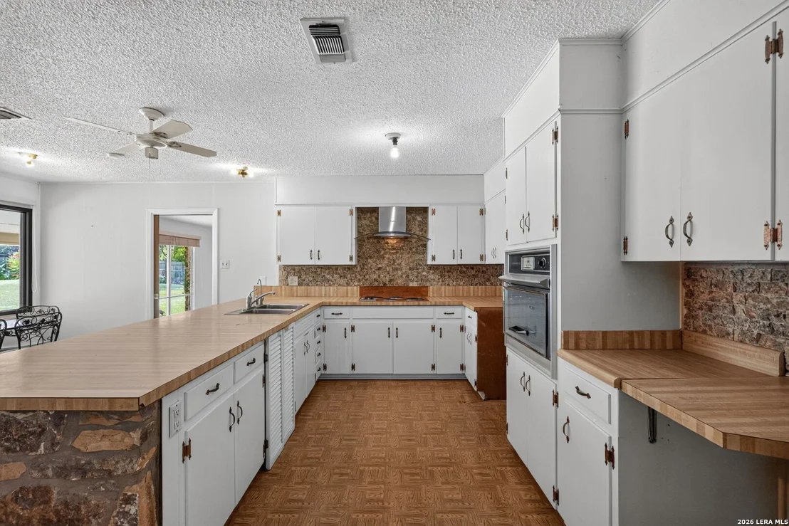 Photo of 105 DORIS DR
