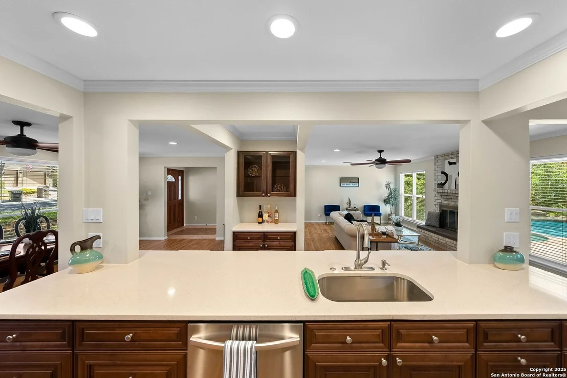 Photo of 15251 Oak Spring