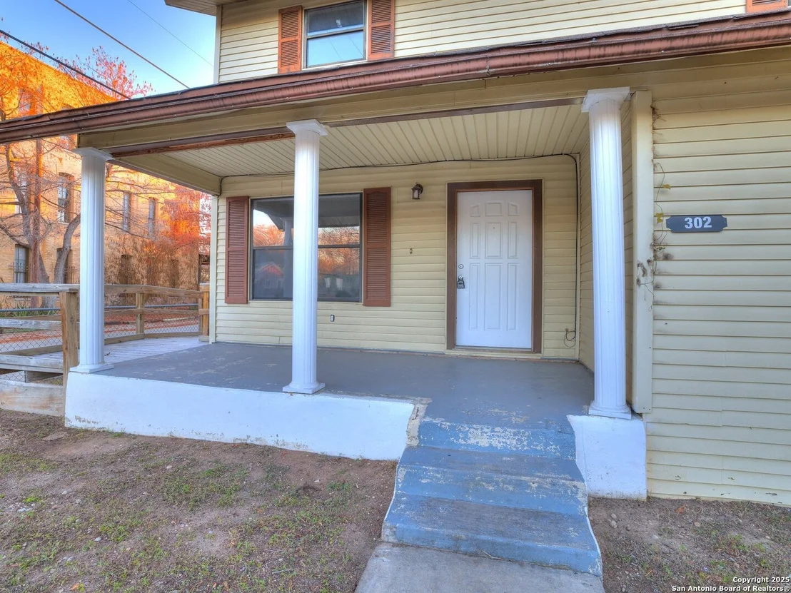 Photo of 302 REGENT