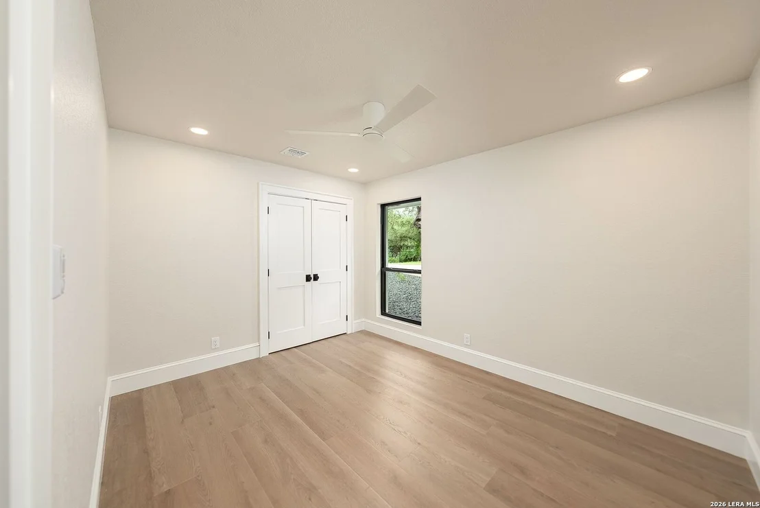 Photo of 412 Cliffside Dr