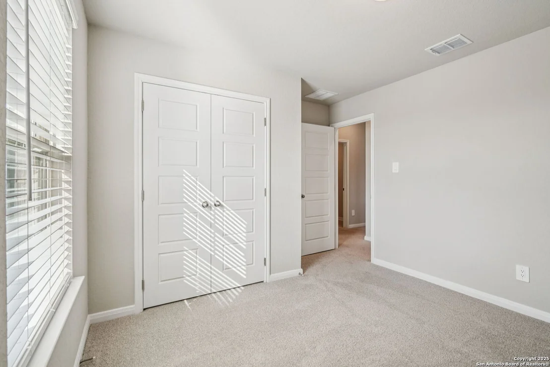 Photo of 10295 King Robert