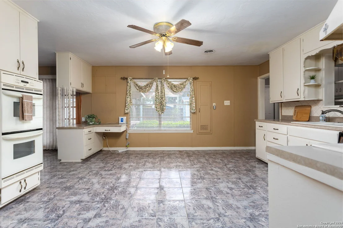 Photo of 104 ROLLING GREEN DR