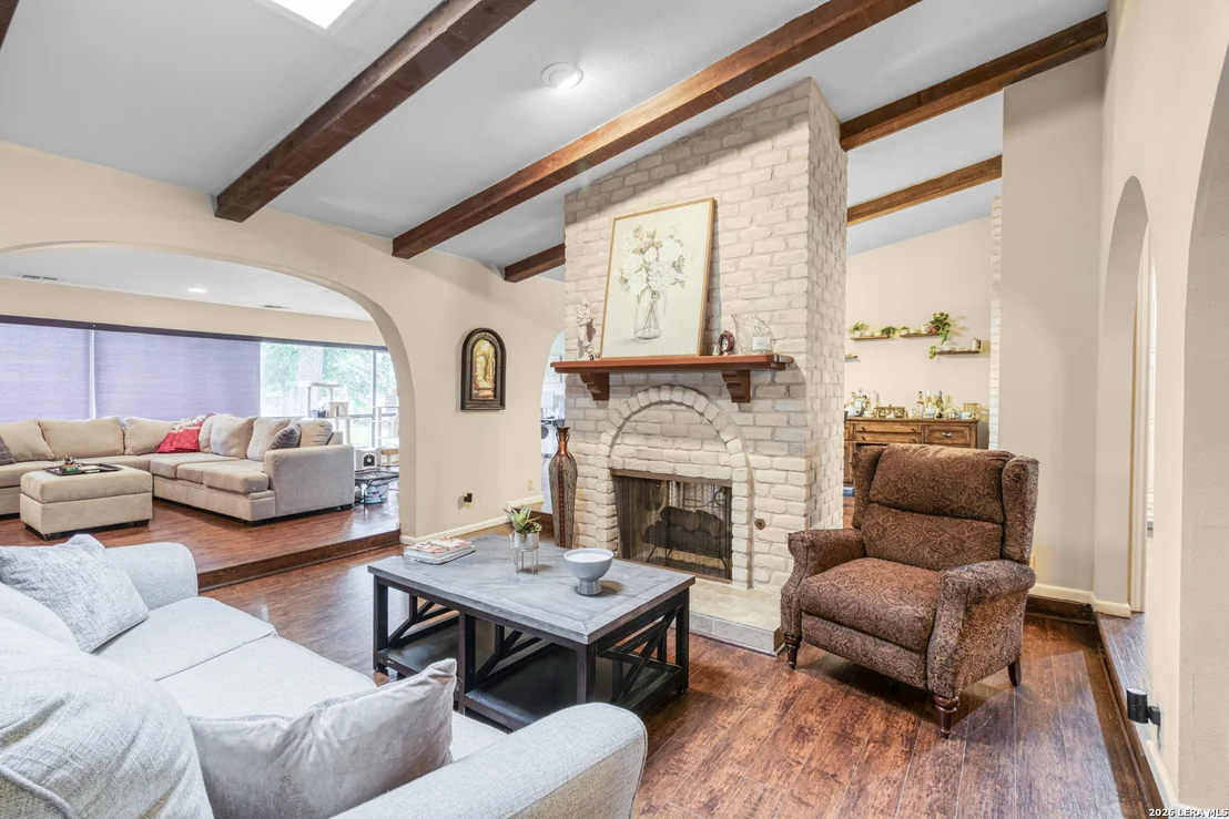 Photo of 1406 BUTTON LN