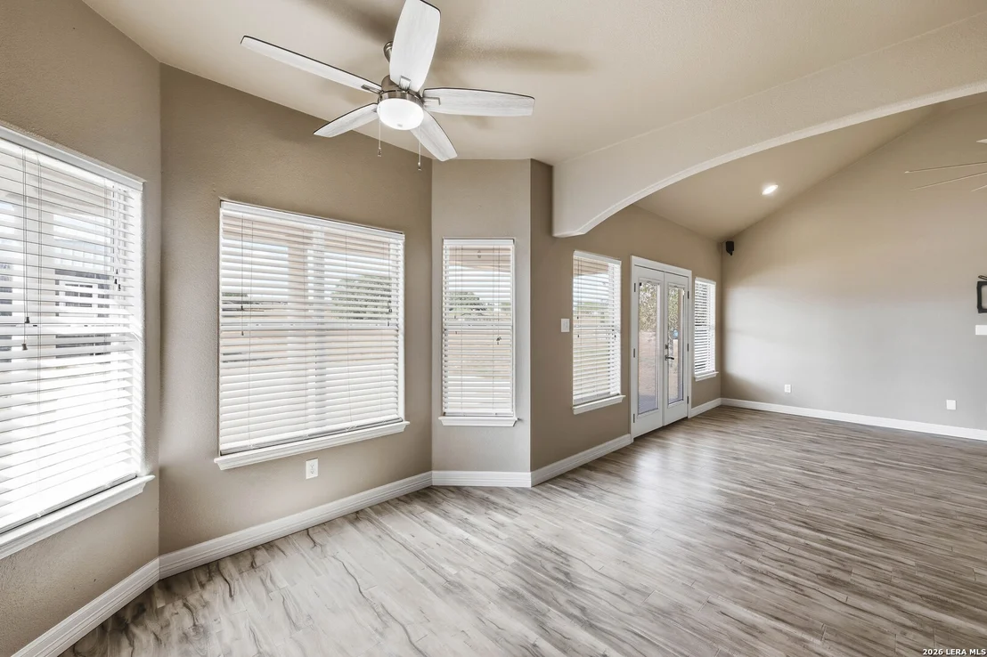 Photo of 353 BIG OAK DR