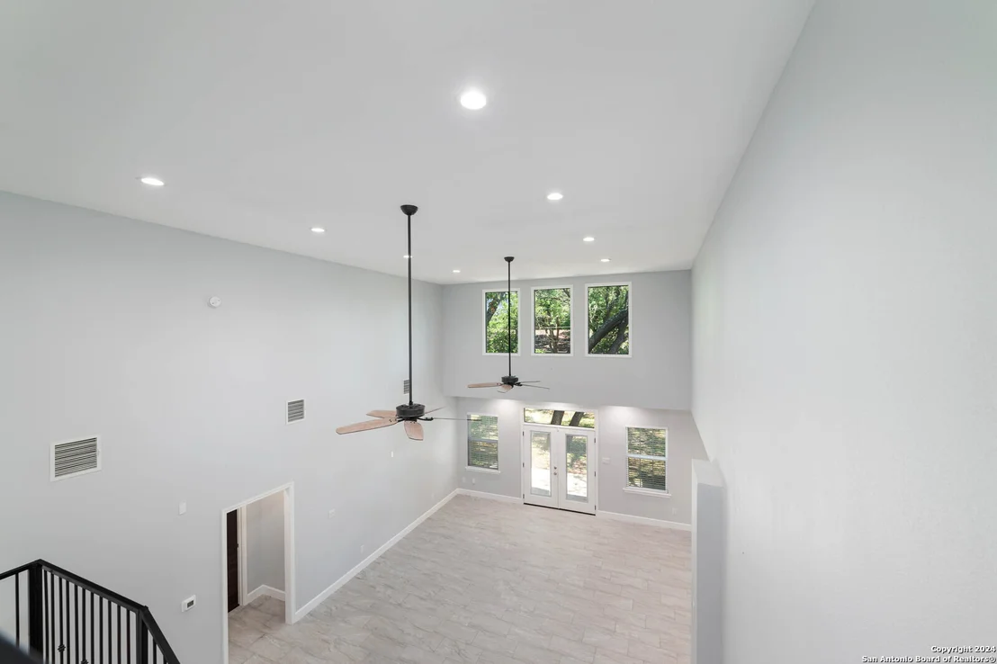 Photo of 210 GLENTOWER DR