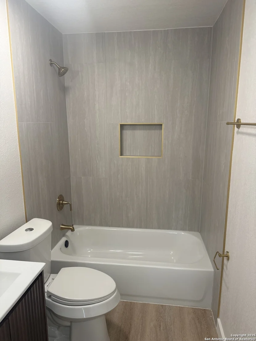 Photo of 143 Toltec
