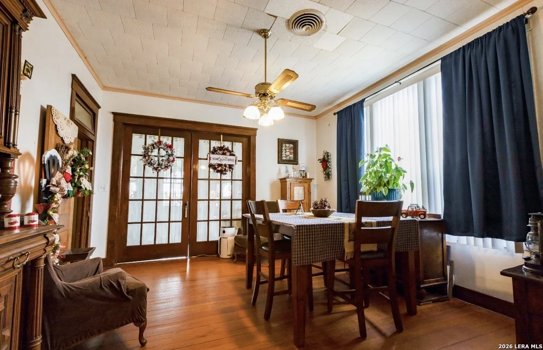 Photo of 110 W BENTON AVE