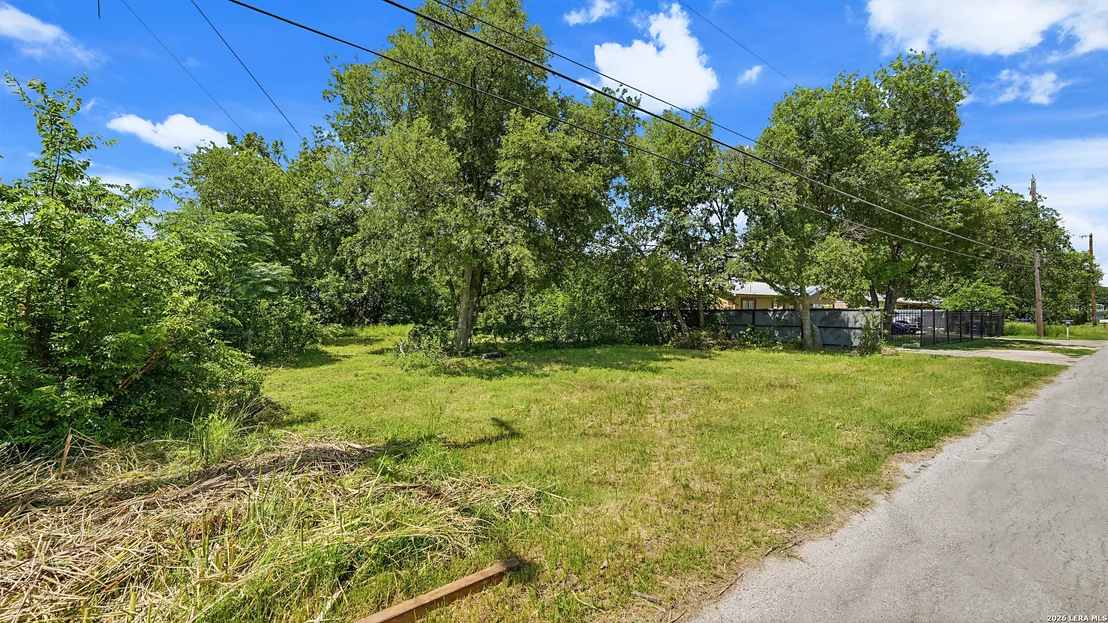 Photo of 144 DINN DR