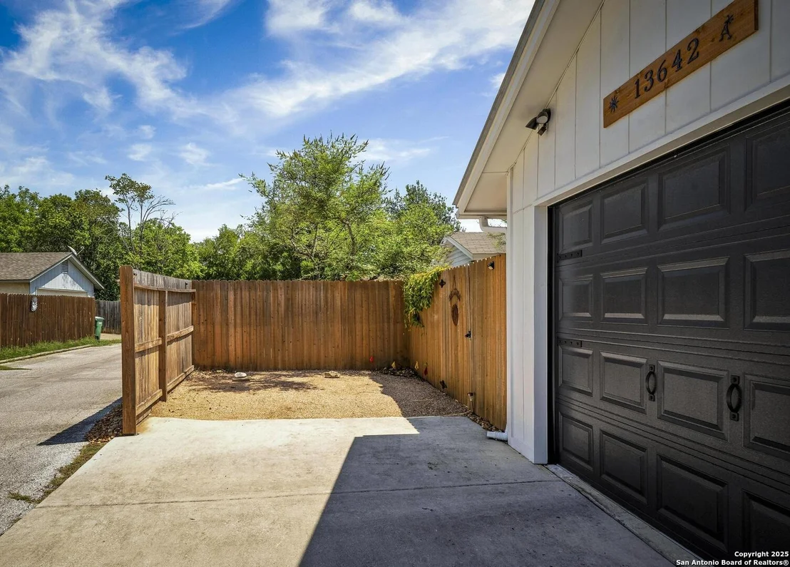 Photo of 13642 Princes Knolls