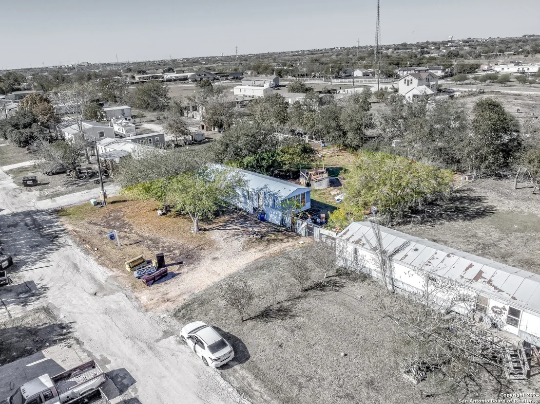 Photo of 1122 Valeria