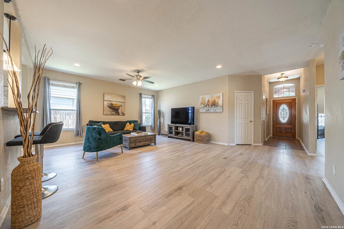 Photo of 431 DIANA DR