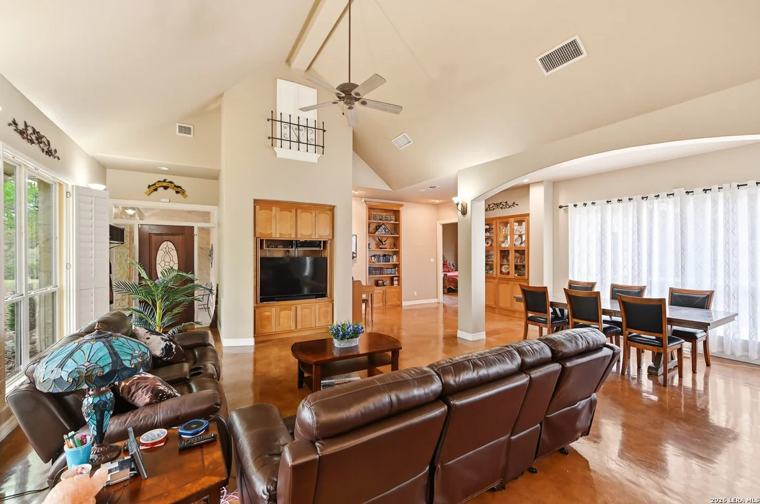 Photo of 752 Taylor Pt