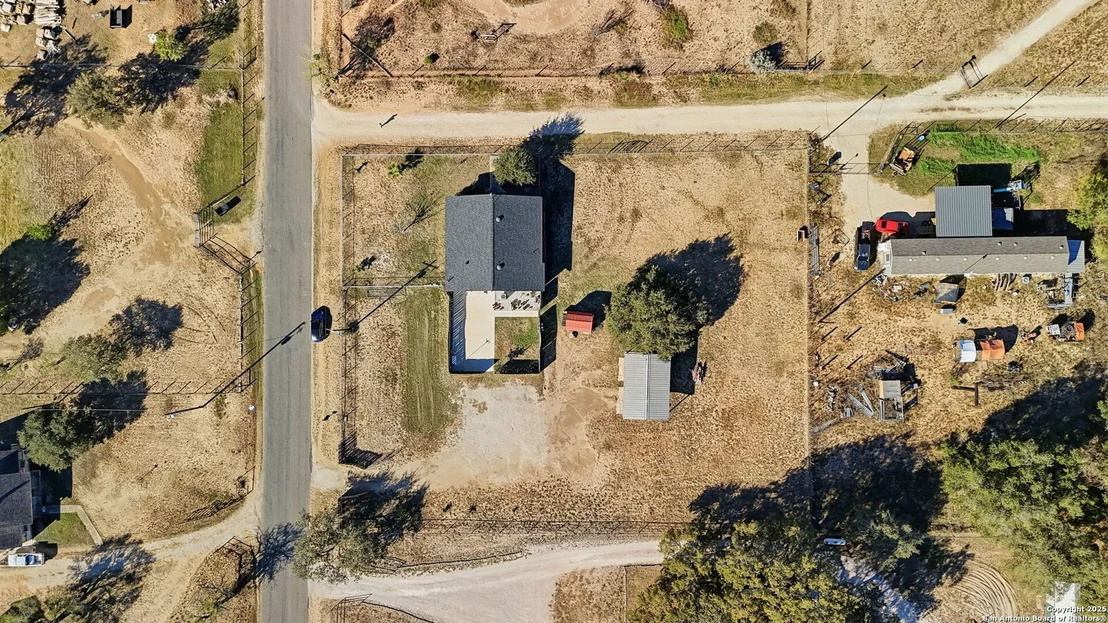Photo of 1037 county road 7711
