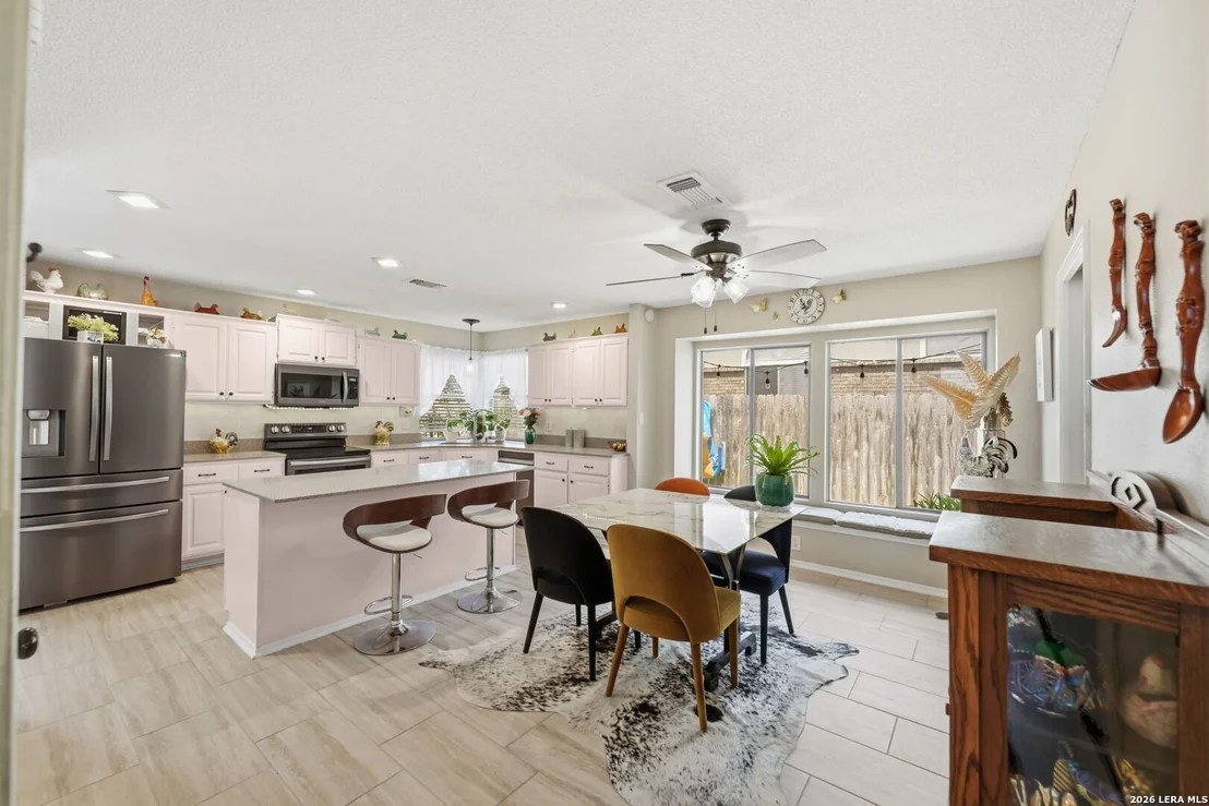 Photo of 302 HORNBEAN LN