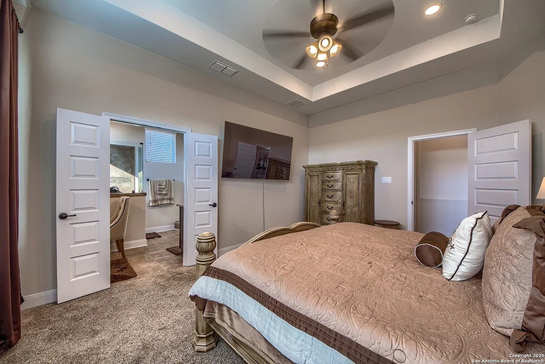 Photo of 950 Lone Cypress