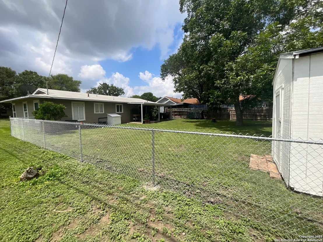 Photo of 403 Dawnview Ln